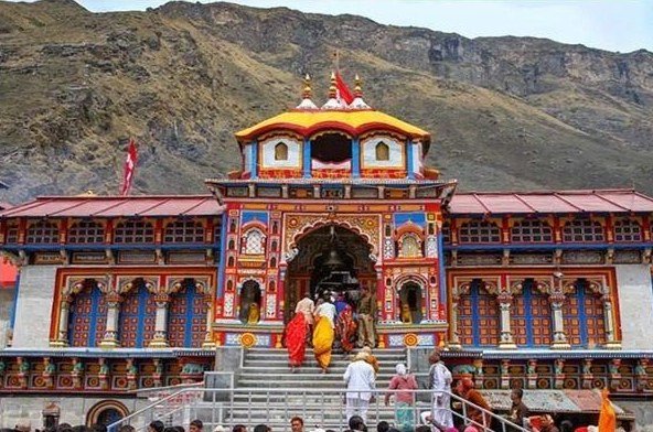 Badrinath temple, the Vishnu shrine common to both Char Dham circuits