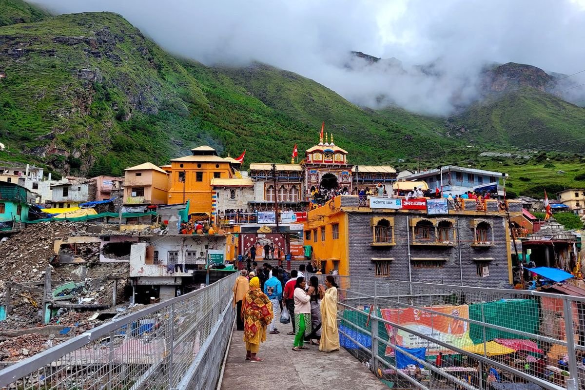 Bridge over the Alaknanda to the Badrinath temple