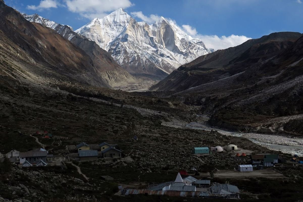 Gangotri town and mountains, a dham covered by Char Dham Yatra registration