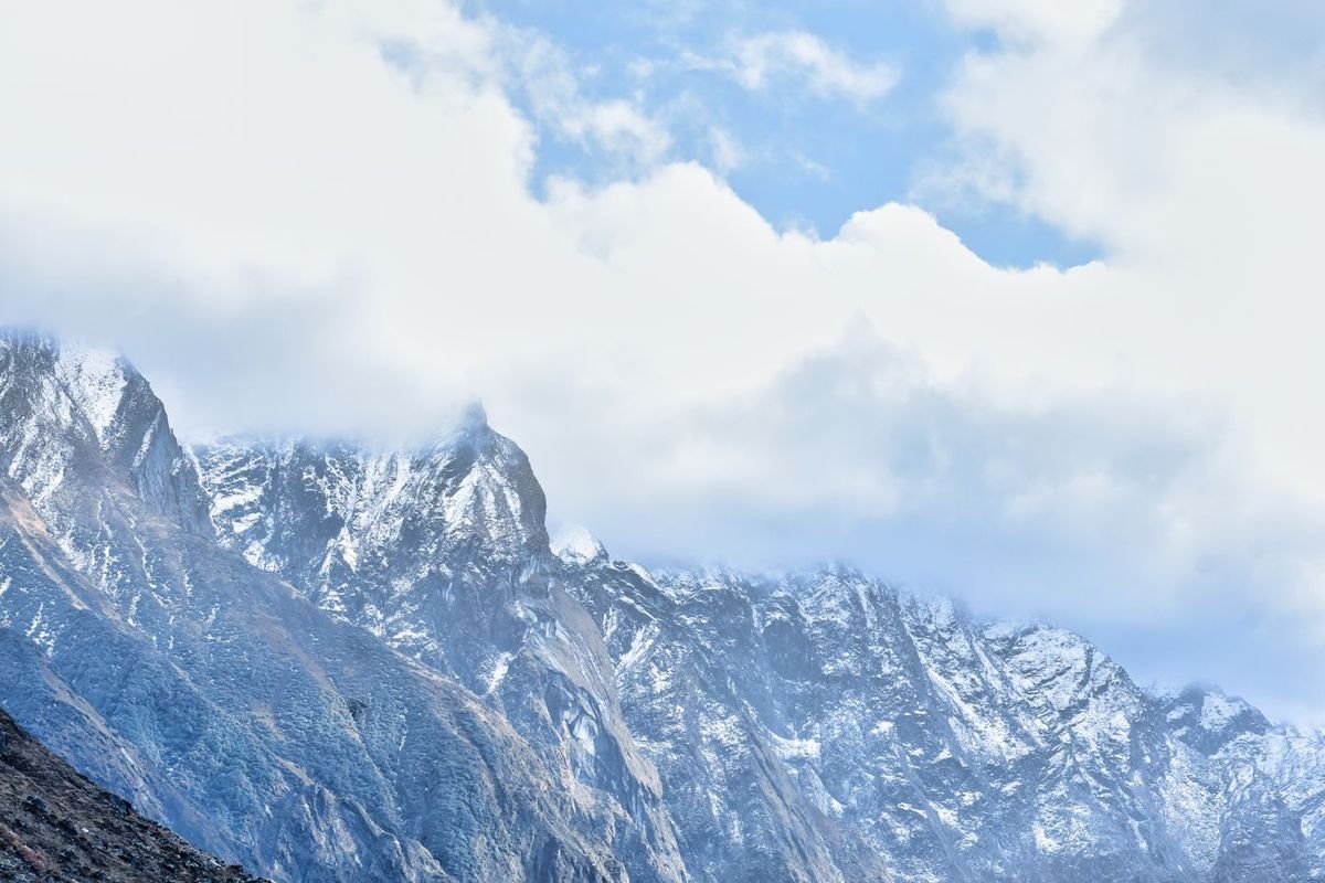 Himalayan peaks near Kedarnath during the best time for Char Dham Yatra