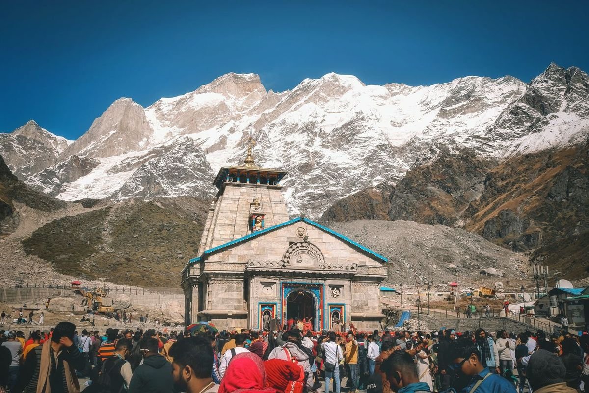 Pilgrims from Delhi at Kedarnath on a Char Dham tour package
