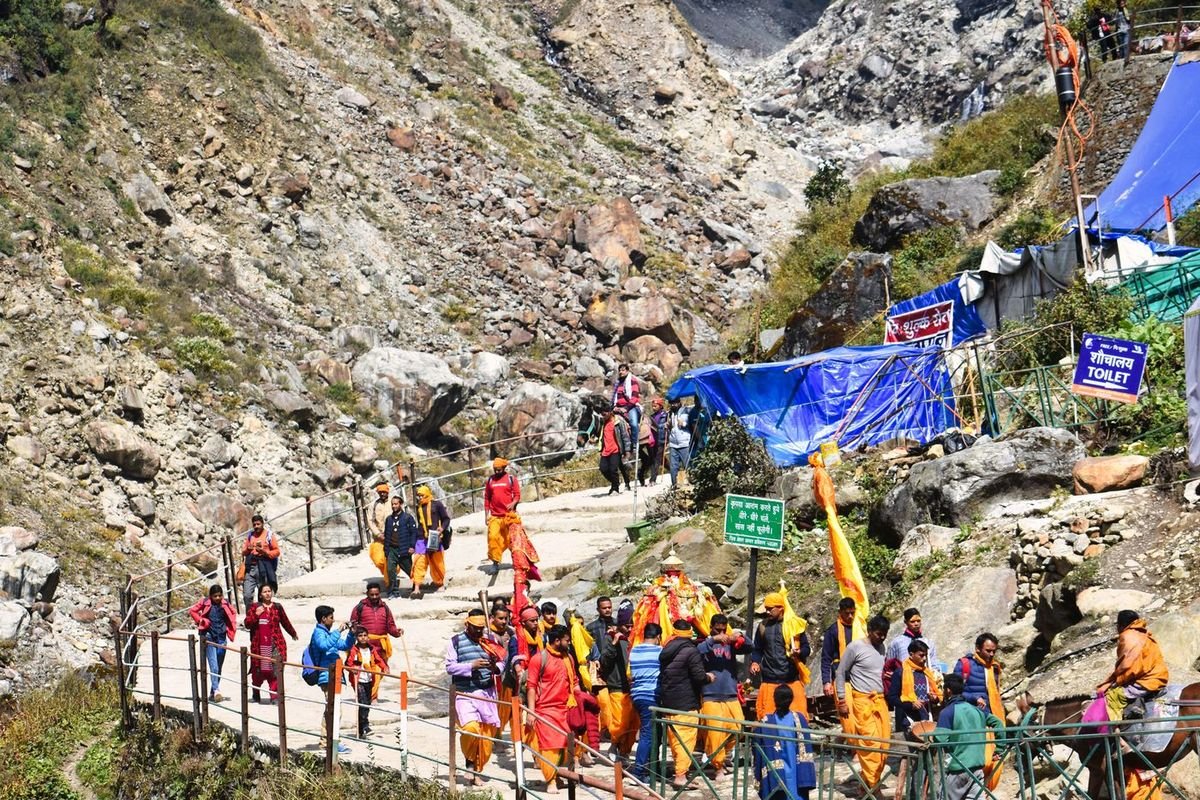 Pilgrims on the Kedarnath path after Char Dham Yatra registration check
